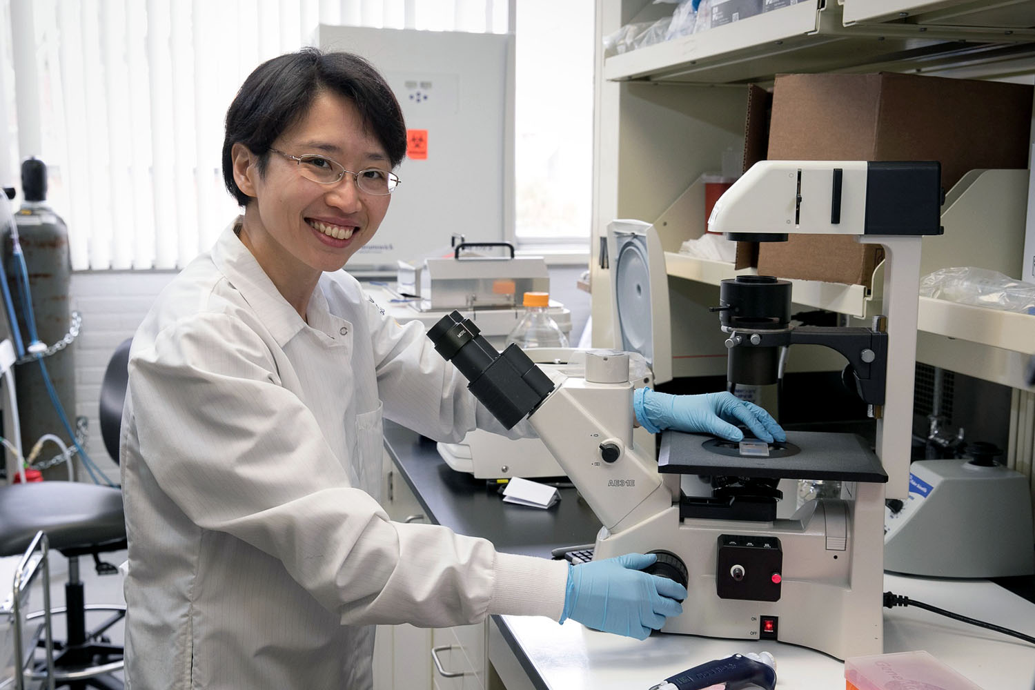 CRI Lloyd J. Old STAR Yvonne Chen, Ph.D., at the University of California, Los Angeles and UCLA Jonsson Comprehensive Cancer Center, is genetically engineering next-generation chimeric antigen receptor (CAR) T cells armed to detect multiple tumor targets simultaneously in hope of conveying long-term immune protection for cancer patients. Photo by Reed Hutchinson.